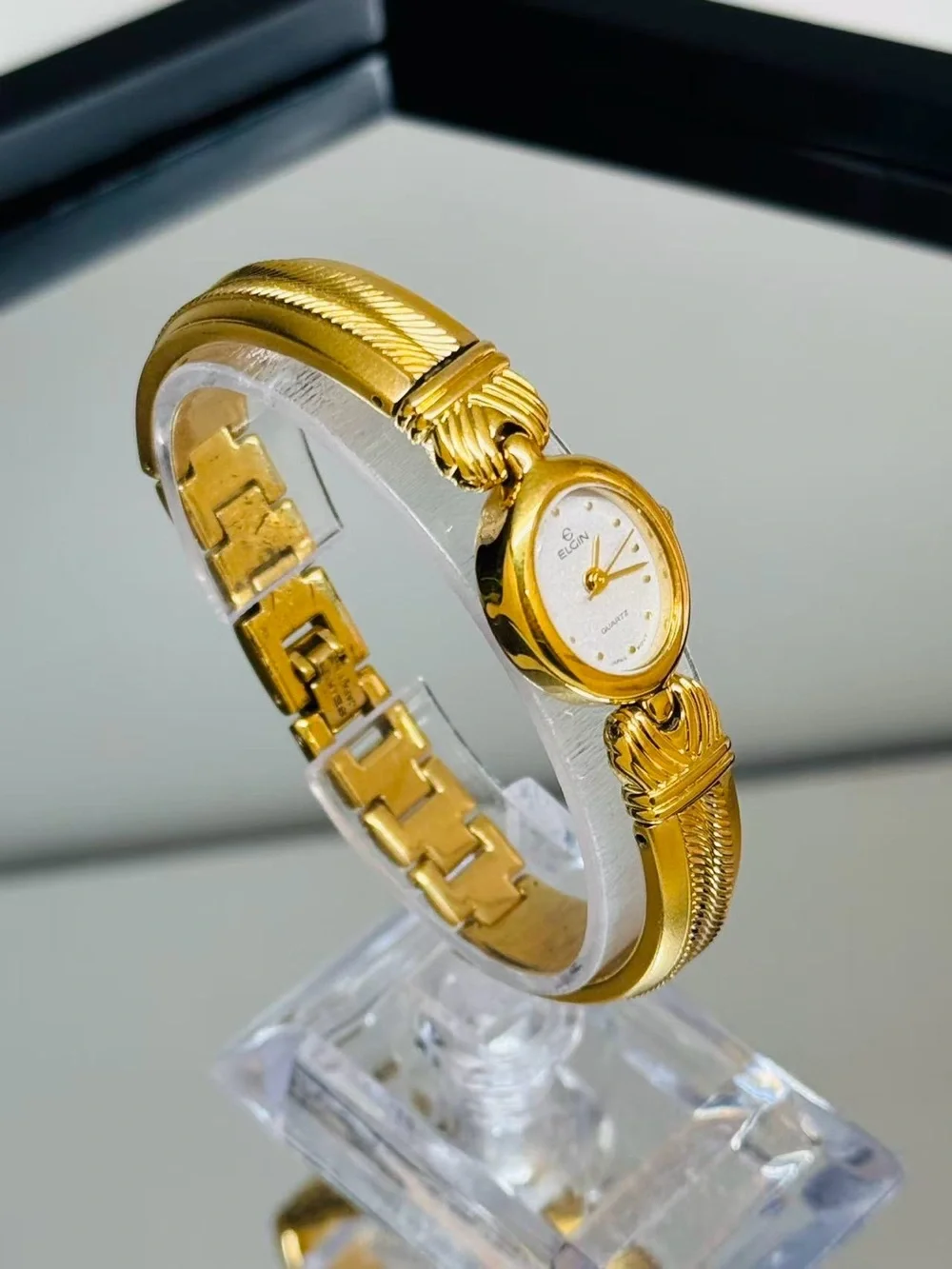 Vintage Elgin Women’s Quartz Watch Gold Tone 16mm White Dial New Battery Runs